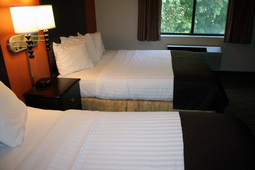 Americinn By Wyndham Rogers Szoba fotó