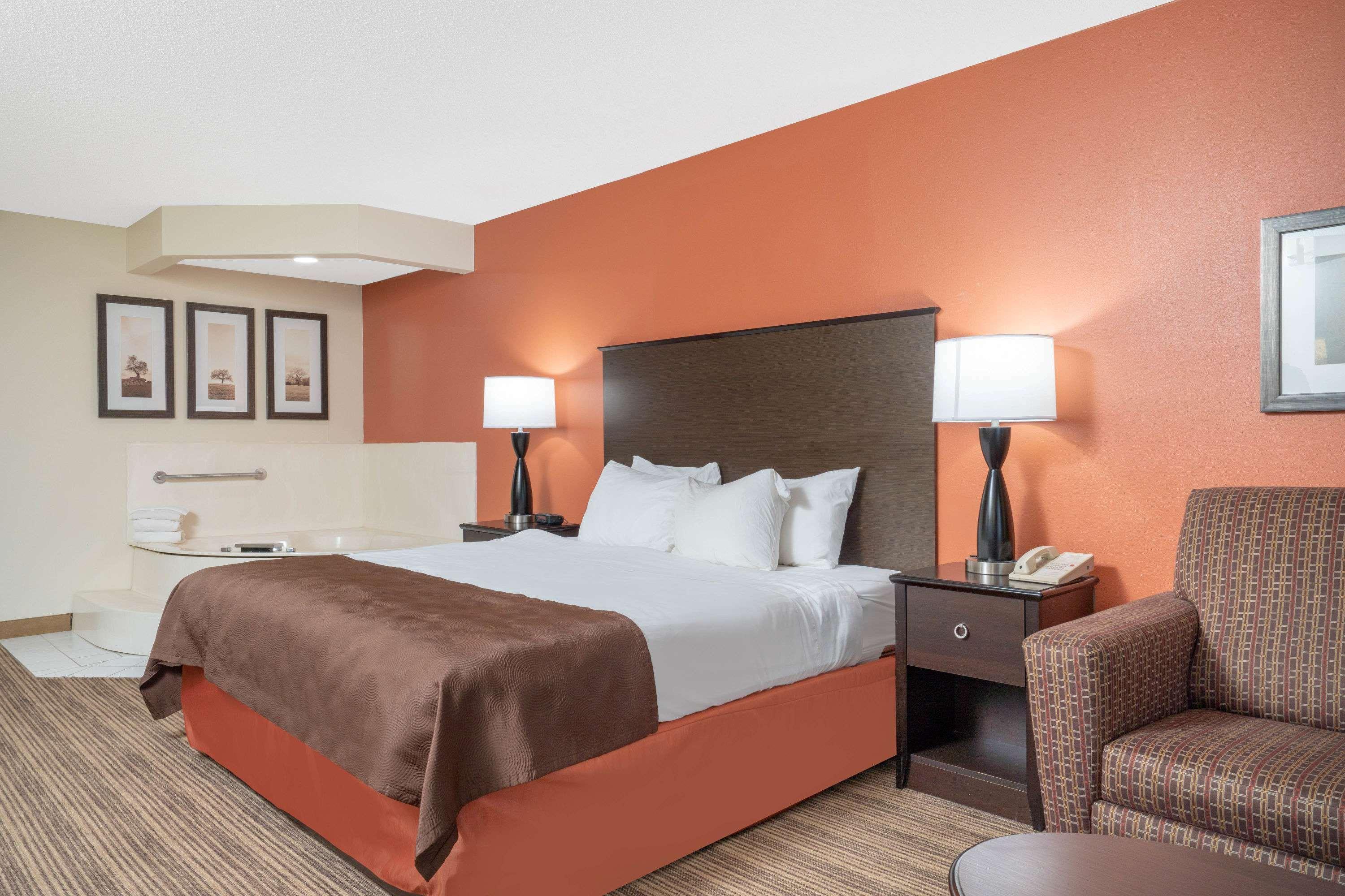 Americinn By Wyndham Rogers Kültér fotó
